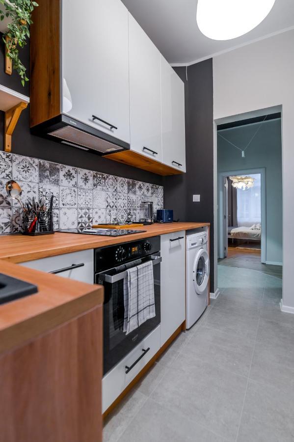 New Black & White - 2Bdr Apartment With Balcony Sofia Exterior foto