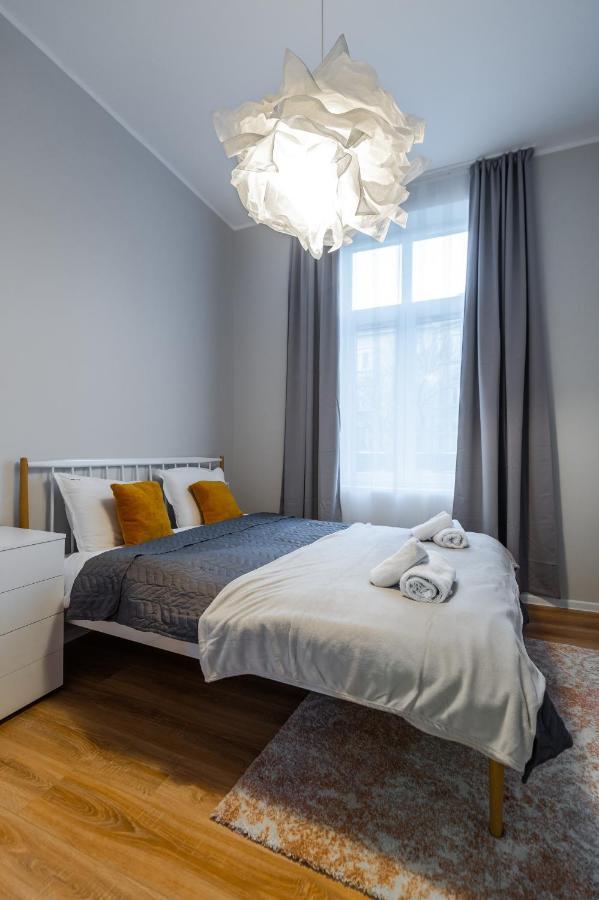 New Black & White - 2Bdr Apartment With Balcony Sofia Exterior foto