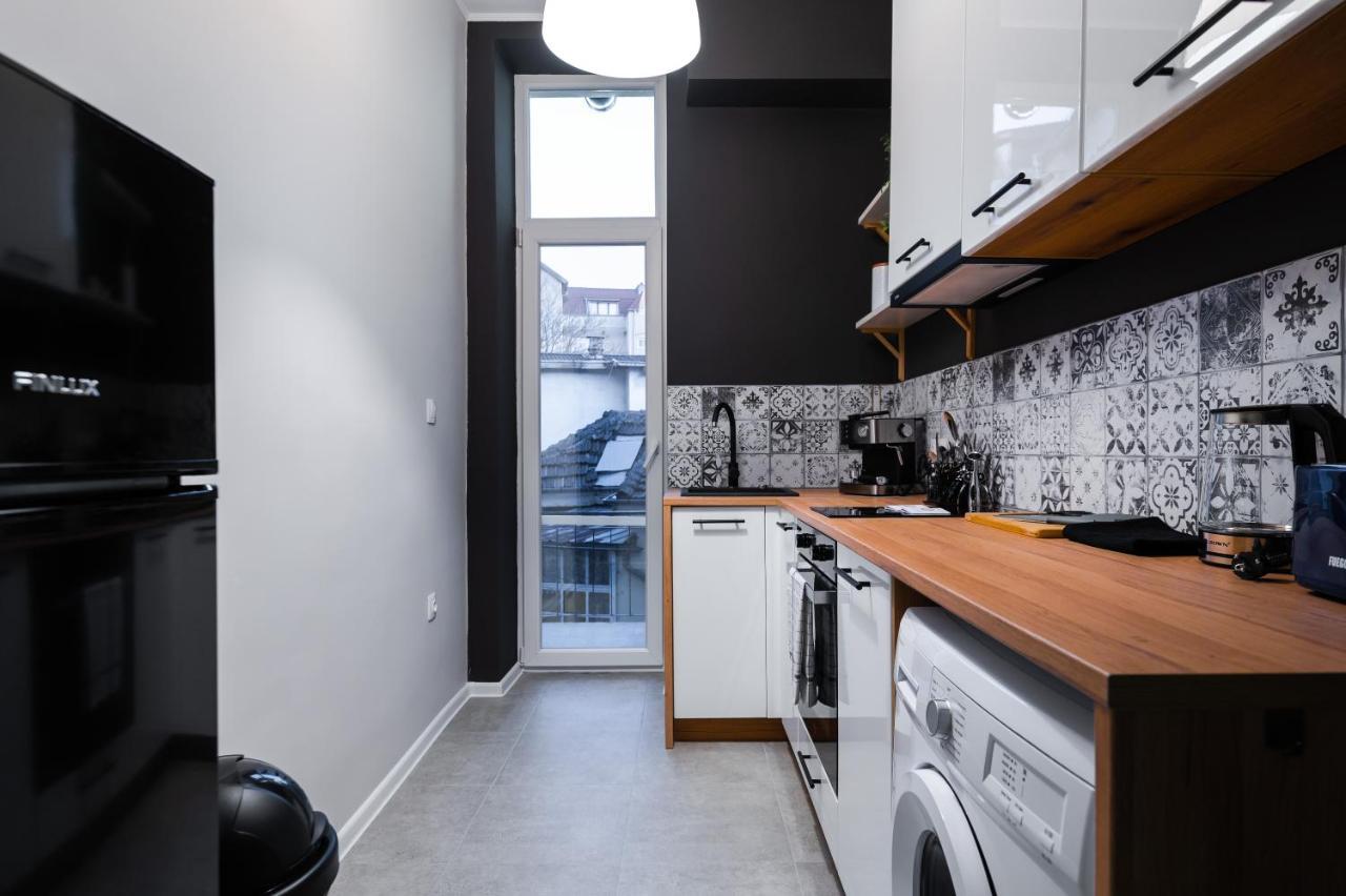 New Black & White - 2Bdr Apartment With Balcony Sofia Exterior foto